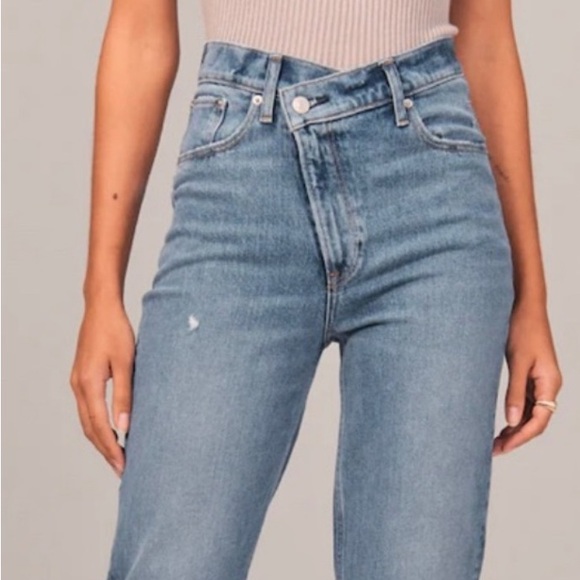 Abercrombie & Fitch Light Blue Straight Leg Jeans - Picture 2 of 5